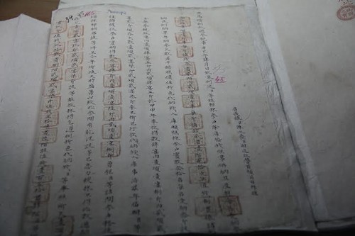 Königliche Dokumente der Nguyen-Dynastie – das Bild einer Ära - ảnh 1